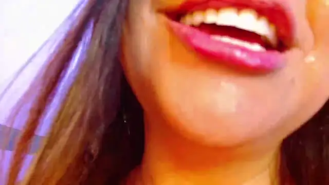 Snapshot of susan_hicks chatting on July 2, 2026, 12:11 pm susan hicks online show from July 2, 2026, 12:11 pm