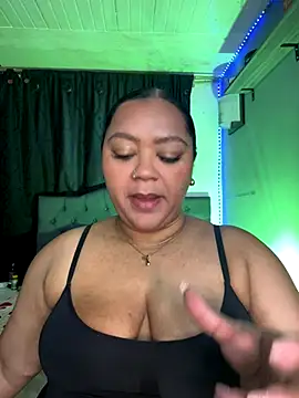 yanza2002 online show from October 18, 2025, 12:02 am