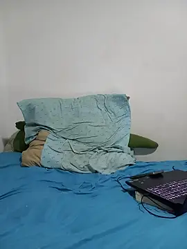 biglatin80 online show from December 5, 2025, 5:27 am