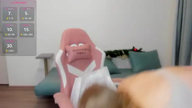 Snapshot of Jessy_Ginger chatting on December 30, 2024, 7:53 pm Jessy Ginger online show from December 30, 2024, 7:53 pm