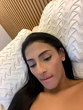 SUSIEPOWELL online show from September 19, 2025, 8:27 am