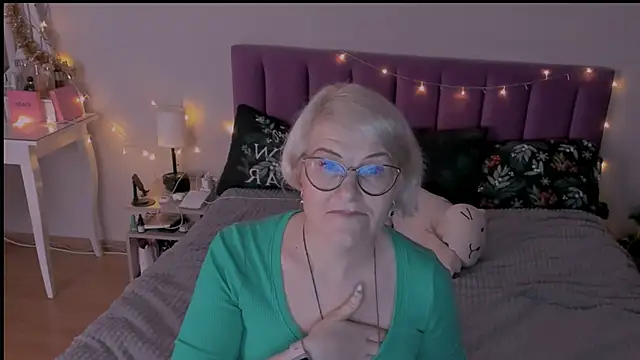sabrinamacmarren online show from December 27, 2024, 11:21 pm
