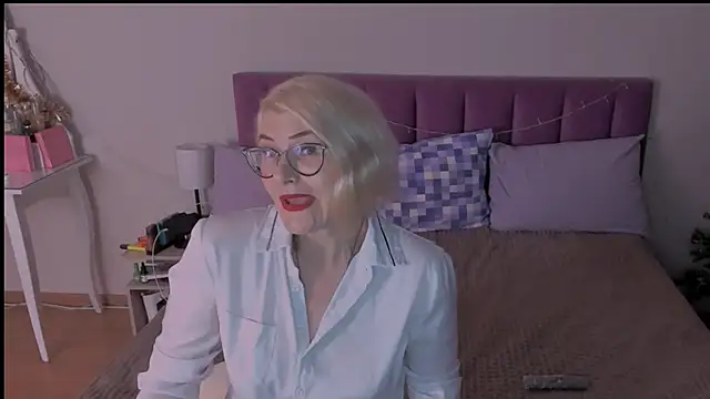 sabrinamacmarren online show from January 9, 2025, 6:15 pm
