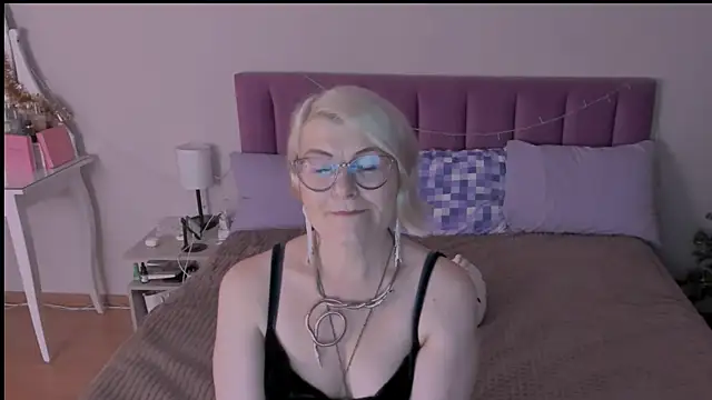 sabrinamacmarren online show from January 12, 2025, 6:27 pm