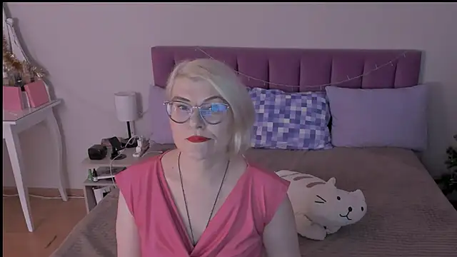 sabrinamacmarren online show from January 17, 2025, 1:24 pm