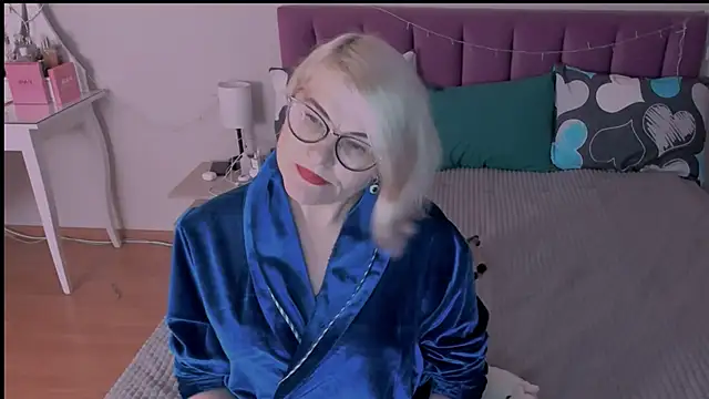 sabrinamacmarren online show from January 21, 2025, 6:02 pm