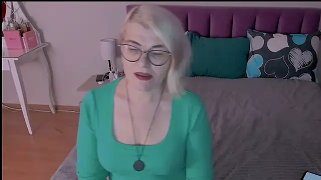 sabrinamacmarren online show from January 22, 2025, 3:07 pm