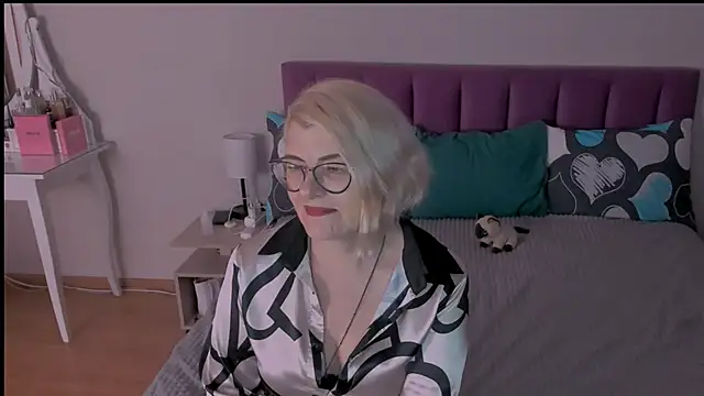 sabrinamacmarren online show from January 24, 2025, 8:11 pm