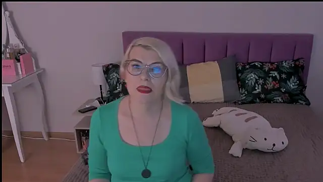 sabrinamacmarren online show from February 2, 2025, 12:13 pm