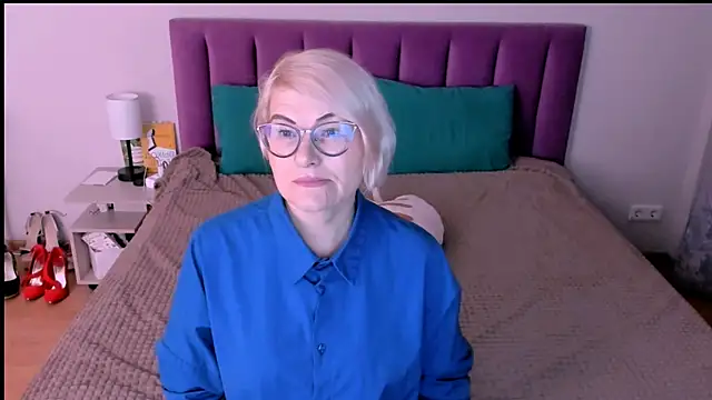 Snapshot of sabrinamacmarren chatting on October 25, 2025, 2:24 pm sabrinamacmarren online show from October 25, 2025, 2:24 pm