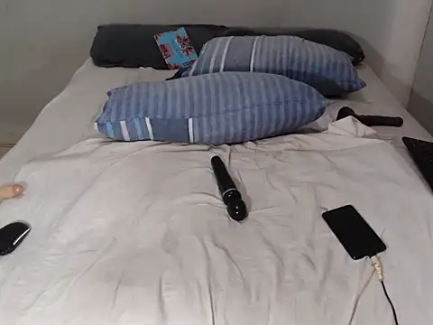 Snapshot of xxfantasy122 chatting on December 18, 2024, 2:06 pm xxfantasy122 online show from December 18, 2024, 2:06 pm