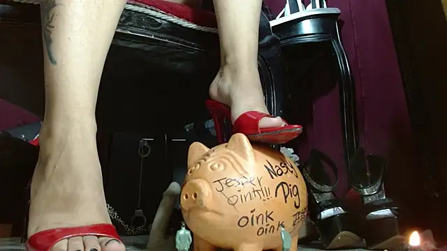 MeGoddesSara online show from May 7, 2026, 9:20 pm
