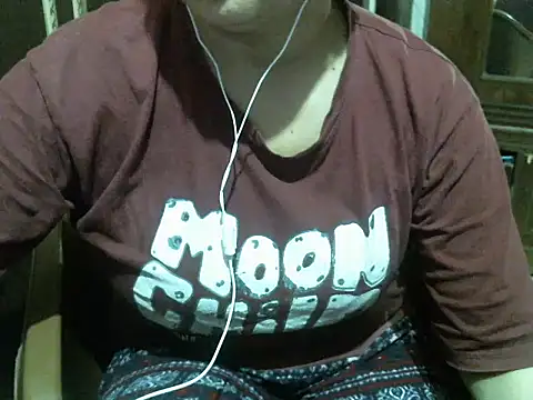 Snapshot of UrsMansi chatting on February 24, 2026, 7:39 am UrsMansi online show from February 24, 2026, 7:39 am