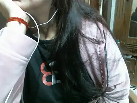 Snapshot of UrsMansi chatting on February 27, 2026, 4:34 am UrsMansi online show from February 27, 2026, 4:34 am