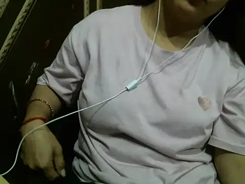 Snapshot of UrsMansi chatting on March 6, 2026, 8:38 pm UrsMansi online show from March 6, 2026, 8:38 pm