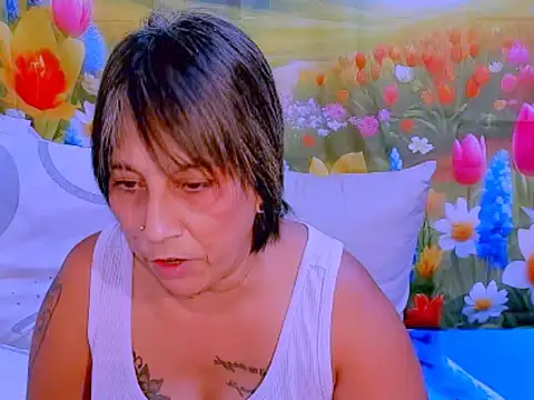 Snapshot of indianroxy chatting on October 22, 2025, 6:35 am indianroxy online show from October 22, 2025, 6:35 am