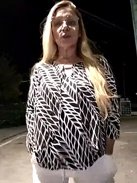 Snapshot of Melmamalhuda@xh chatting on October 10, 2025, 7:35 pm Melmamalhudaxh online show from October 10, 2025, 7:35 pm