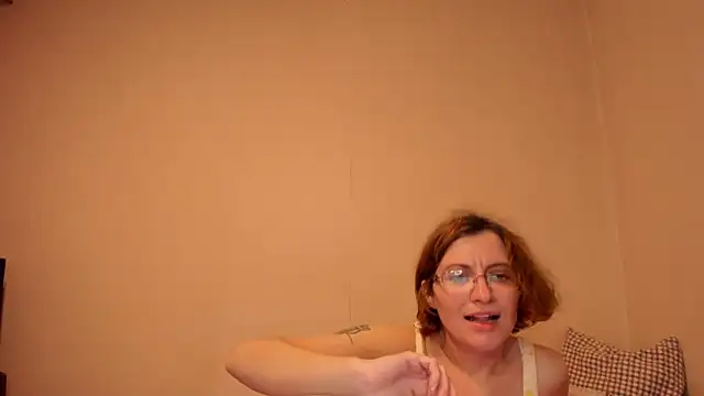 MarilynDream online show from June 14, 2026, 9:06 pm