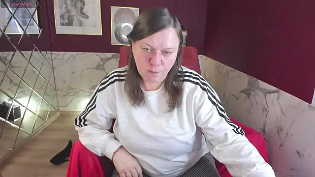 KellyPerfection online show from May 1, 2026, 5:45 am