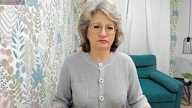 EvelynJoyful online show from December 2, 2024, 5:15 am