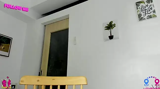 hottycrishina online show from December 21, 2024, 9:04 pm