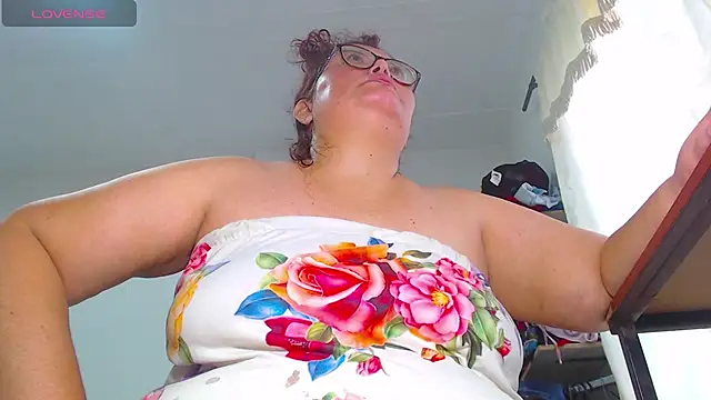 ashelymalefica online show from June 11, 2026, 7:56 pm