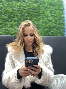 Snapshot of AnastasiaAniess chatting on October 4, 2025, 6:28 pm AnastasiaAniess online show from October 4, 2025, 6:28 pm