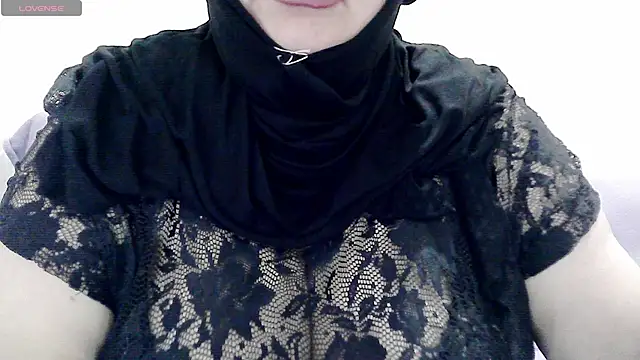 Snapshot of tatli_bela chatting on November 30, 2025, 12:03 am tatli bela online show from November 30, 2025, 12:03 am