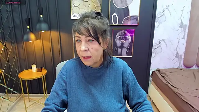 Snapshot of LindaPassionate chatting on December 4, 2024, 5:27 am LindaPassionate online show from December 4, 2024, 5:27 am