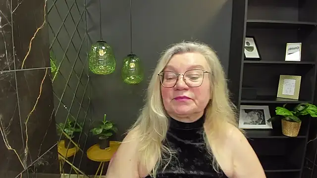 NataliMellow online show from December 14, 2024, 7:25 pm