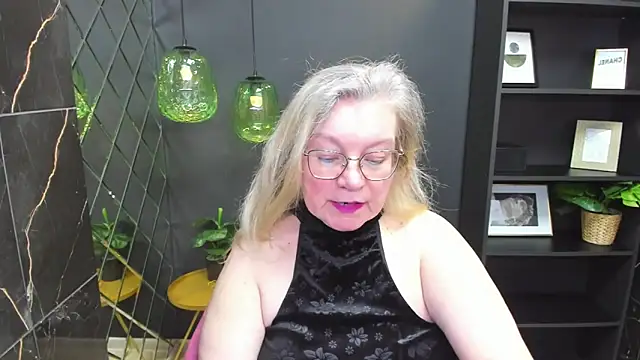 NataliMellow online show from December 19, 2024, 4:57 pm