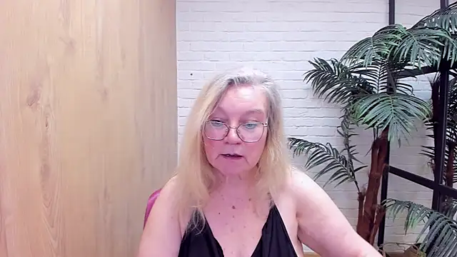 NataliMellow online show from December 20, 2024, 4:25 pm