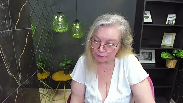 NataliMellow online show from January 17, 2025, 7:27 pm