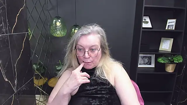 NataliMellow online show from February 8, 2025, 4:14 pm