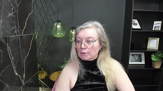 NataliMellow online show from February 19, 2025, 1:17 pm