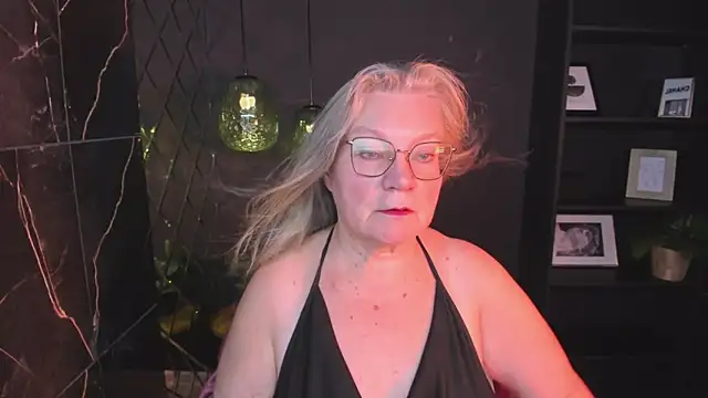 Snapshot of NataliMellow chatting on October 13, 2025, 1:11 pm NataliMellow online show from October 13, 2025, 1:11 pm