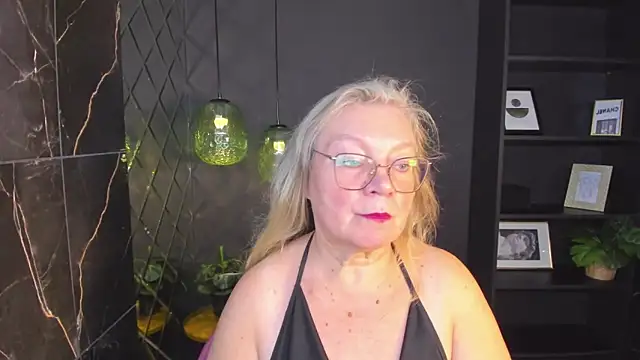 Snapshot of NataliMellow chatting on October 18, 2025, 1:01 pm NataliMellow online show from October 18, 2025, 1:01 pm