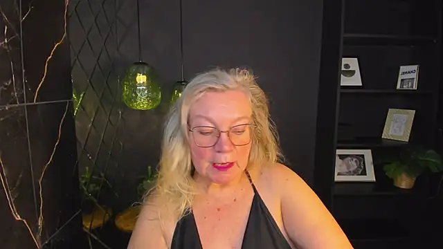 Snapshot of NataliMellow chatting on October 21, 2025, 1:12 pm NataliMellow online show from October 21, 2025, 1:12 pm