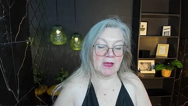 NataliMellow online show from April 28, 2026, 1:16 pm