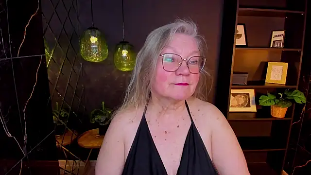 NataliMellow online show from May 8, 2026, 1:27 pm