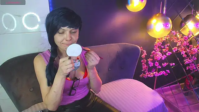 Snapshot of BrandiSweetie chatting on December 5, 2024, 8:11 pm BrandiSweetie online show from December 5, 2024, 8:11 pm