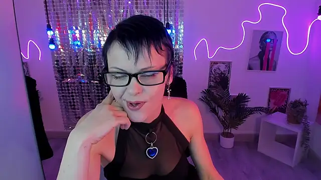 Snapshot of BrandiSweetie chatting on March 16, 2025, 12:23 am BrandiSweetie online show from March 16, 2025, 12:23 am