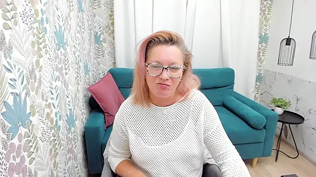 Snapshot of LeaPure chatting on December 16, 2024, 4:05 pm LeaPure online show from December 16, 2024, 4:05 pm