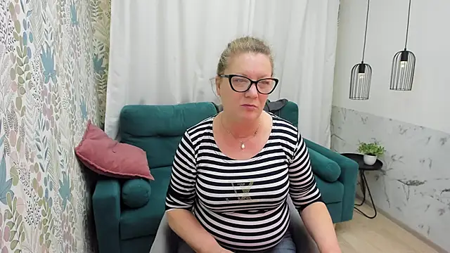 LeaPure online show from March 21, 2026, 5:12 am