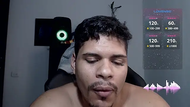 Snapshot of starguy_28 chatting on December 5, 2024, 9:17 pm starguy 28 online show from December 5, 2024, 9:17 pm