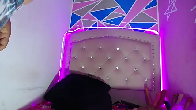 violetaass online show from July 24, 2026, 11:47 pm
