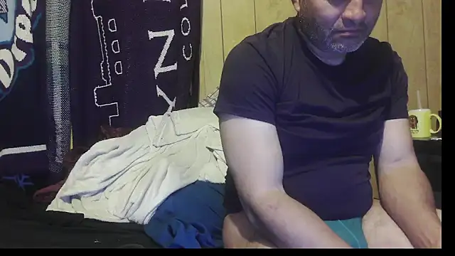 Snapshot of dantehot2020 chatting on April 17, 2026, 12:02 am dantehot2020 online show from April 17, 2026, 12:02 am