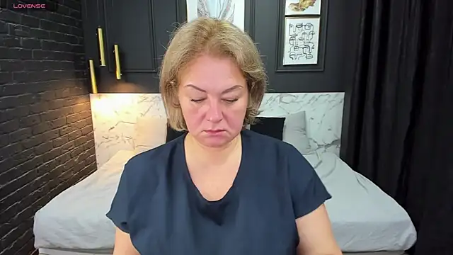 Snapshot of JenniferLight chatting on February 22, 2025, 1:13 pm JenniferLight online show from February 22, 2025, 1:13 pm