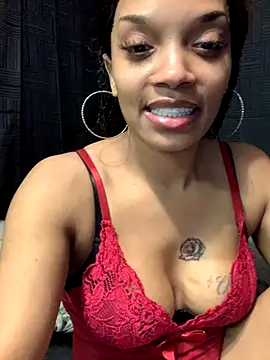 Rakiyahcharms online show from November 18, 2025, 2:28 am