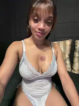 Snapshot of Rakiyahcharms chatting on June 19, 2026, 6:29 am Rakiyahcharms online show from June 19, 2026, 6:29 am